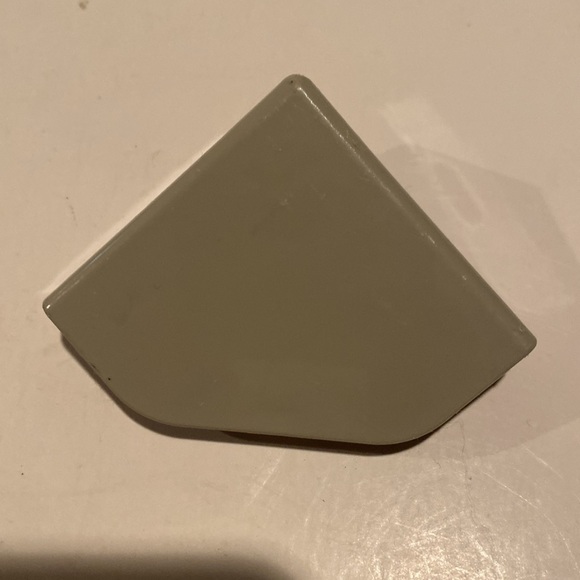 Rabbit cage replacement corner clip - Picture 2 of 5